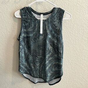 LULULEMON Tank size 6
